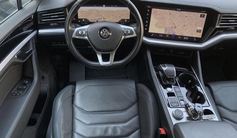 VW Touareg 3.0 TDI V6 4Motion full